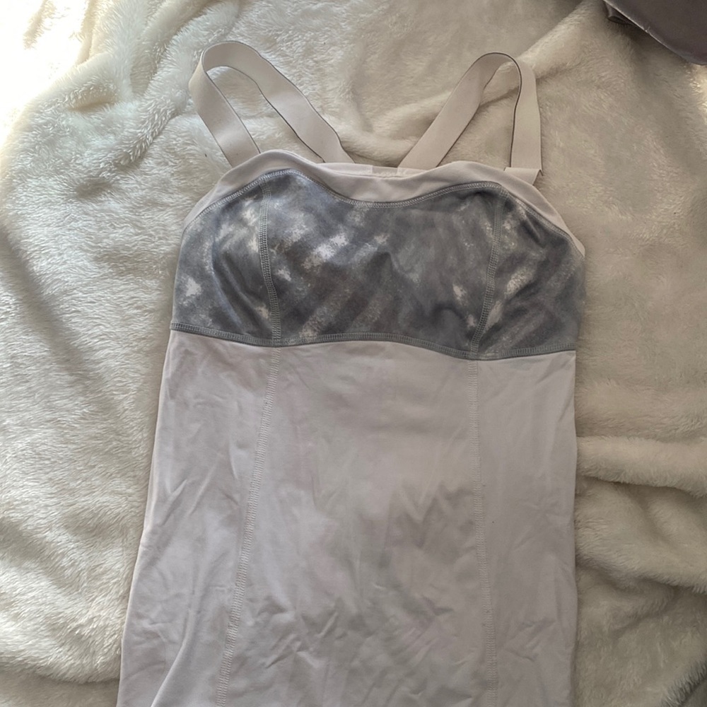 Lululemon workout top